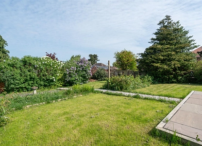 2 bedroom bungalow for sale - Castleton Avenue, Riddings, Alfreton, DE55 - view 2