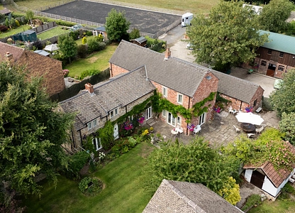 5 bedroom house for sale - Walton Back Lane, Walton, Chesterfield, Derbyshire, S42 - the property quarter estate
