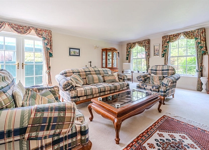 5 bedroom house for sale - Westbrook Close, Chesterfield, S40 - view 2