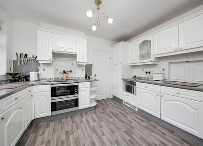 3 bedroom bungalow for sale - Hilltop Road, Wingerworth, Chesterfield, Derbyshire, S42 - view 2