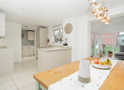 4 bedroom house for sale - Murray Lane, Wingerworth, Chesterfield, S42 - view 2