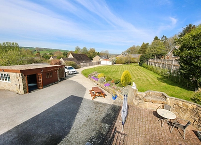 4 bedroom house for sale - Matlock Road, Ashover, Chesterfield, Derbyshire, S45 - view 2