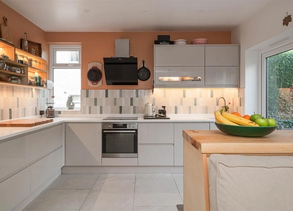 3 bedroom house for sale - Edge Road, Matlock, Derbyshire, DE4 - view 2