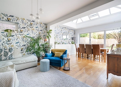 4 bedroom house for sale - Netherleigh Road, Chesterfield, Derbyshire, S40 - view 2