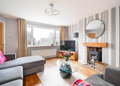3 bedroom house for sale - Amberdene, Matlock, Derbyshire, DE4 - view 2