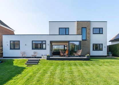 4 bedroom house for sale - Walton Back Lane, Walton, Chesterfield, Derbyshire, S42 - view 2