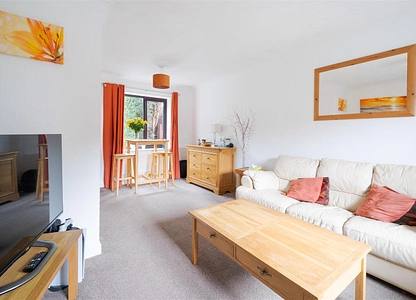 4 bedroom house for sale - Hawleys Close, Matlock, Derbyshire, DE4 - view 2