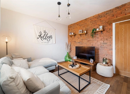 2 bedroom house for sale - Smedley Street, Matlock, Derbyshire, DE4 - view 2