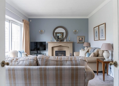 4 bedroom bungalow for sale - Station Road, Great Longstone, Bakewell, DE45 - view 2