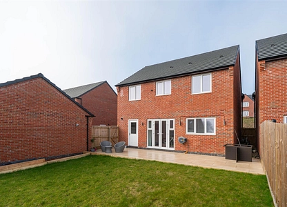 4 bedroom house for sale - Perceval Street, Wingerworth, Chesterfield, Derbyshire, S42 - view 2