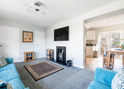 3 bedroom house for sale - Turnpike Close, Matlock, Derbyshire, DE4 - view 2