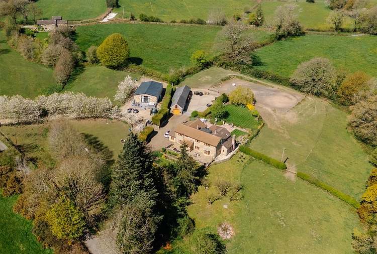 Northedge Lane, Tupton, Chesterfield, Derbyshire, S42 - Dales & Peaks