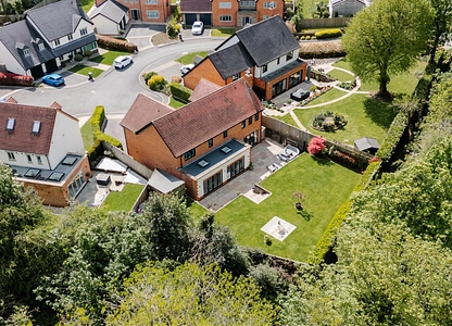 4 bedroom house for sale - The Limes, Old Tupton, Chesterfield, S42 - view 2