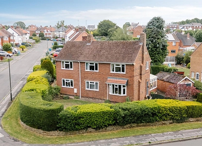 4 bedroom house for sale - Ashgate Valley Road, Chesterfield, Derbyshire, S40 - the property quarter estate
