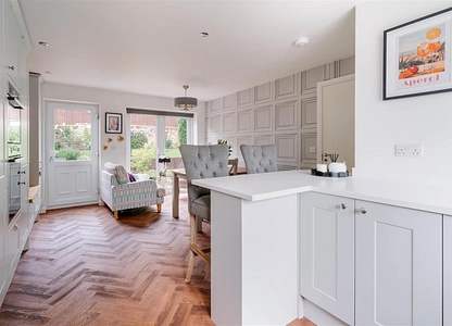 4 bedroom house for sale - Ashtree Close, Matlock, Derbyshire, DE4 - view 2