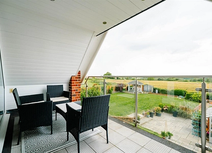 3 bedroom house for sale - Manor Road, Brimington, Chesterfield, Derbyshire, S43 - view 2