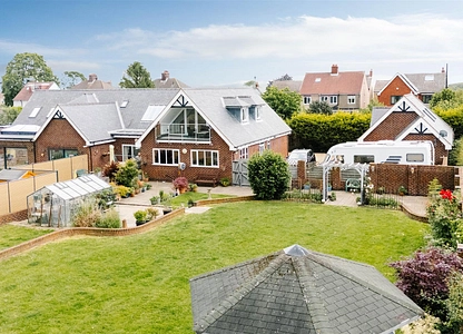 3 bedroom house for sale - Manor Road, Brimington, Chesterfield, Derbyshire, S43 - the property quarter estate