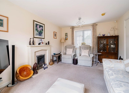 3 bedroom house for sale - Ashtree Close, Matlock, Derbyshire, DE4 - view 2