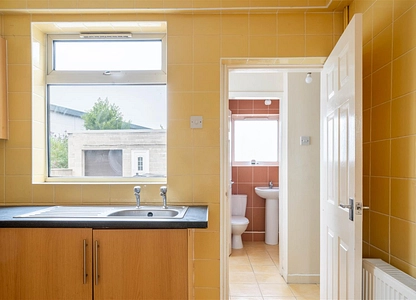 2 bedroom house to rent - Brook Yard, Chatsworth Road, Chesterfield, Derbyshire, S40 - view 2