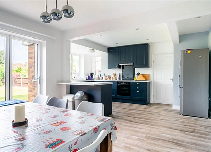 4 bedroom house for sale - Somersall Lane, Chesterfield, Derbyshire, S40 - view 2