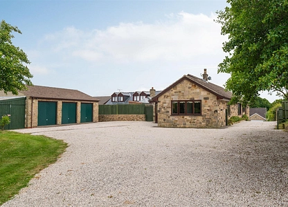 4 bedroom bungalow for sale - Manor Road, South Wingfield, Alfreton, Derbyshire, DE55 - view 2