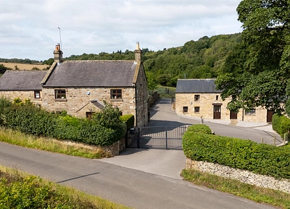 5 bedroom house for sale - Harewood Road, Harewood, Peak District, Derbyshire, S42 - the property quarter estate